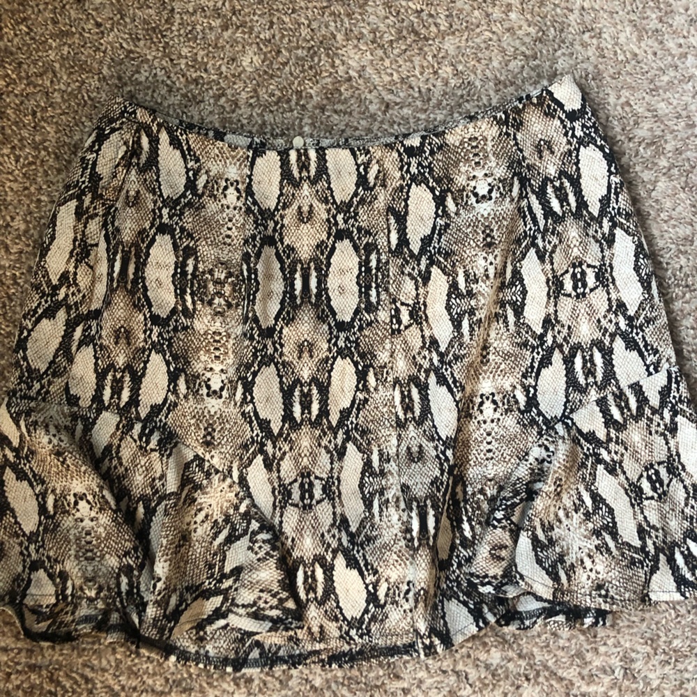 Snake print ruffle shorts